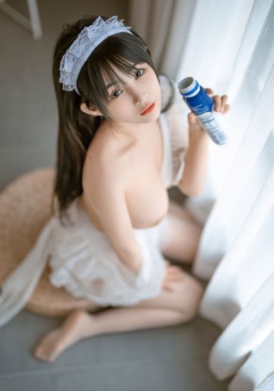 年轻的邻居的阿6