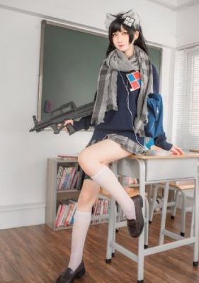 厨房掀开馊了裙子挺进